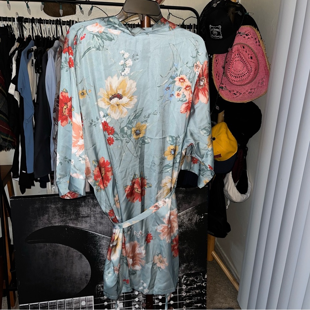 NWT Satin Robe - Picture 4 of 7